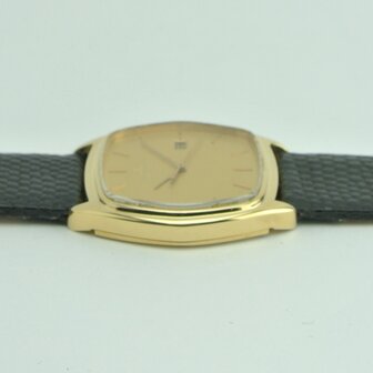 Jaeger-LeCoultre 5000 ultra thin 18k yellow gold case