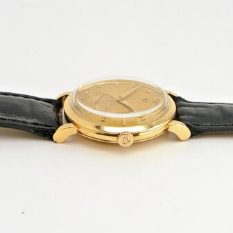 Omega Bumper 2402.1 bumper automatic 18k gold case