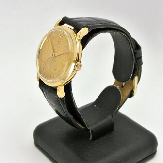 Omega Bumper 2402.1 bumper automatic 18k gold case