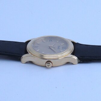 Piaget Polo 18k yellow gold ref. 22001 M 501 D