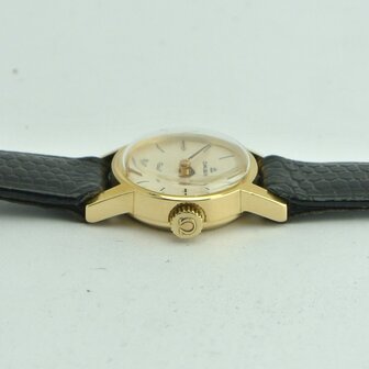 Omega Gen&egrave;ve 18k yellow gold case ref 511.314