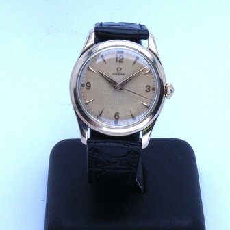 Omega Classic Vintage 14k gold case ref 4683