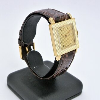 Jaeger-LeCoultre 1910 Square 18k gold case ref 1910