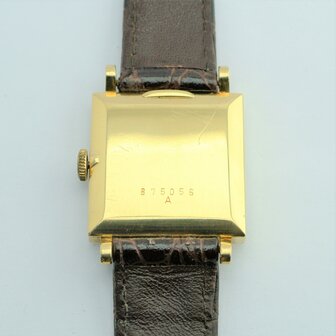 Jaeger-LeCoultre 1910 Square 18k gold case ref 1910