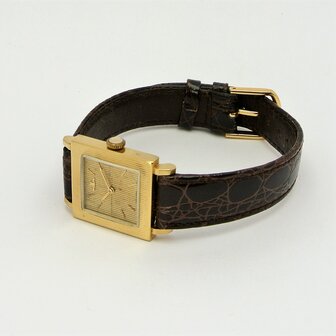 Jaeger-LeCoultre 1910 Square 18k gold case ref 1910