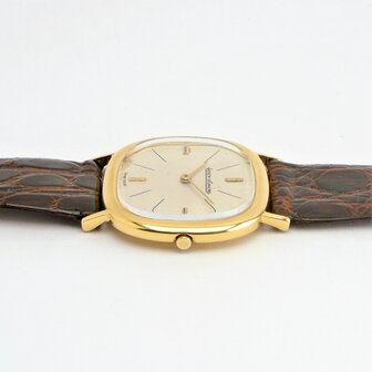 Jaeger-LeCoultre 9100 18k gold case ref 9100