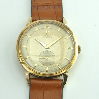 Omega Bumper Automatic Bumper 14k gold case ref 2709