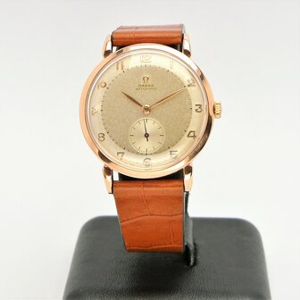 Omega Bumper Automatic Bumper 18k red gold case ref 2398