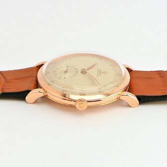 Omega Bumper Automatic Bumper 18k red gold case ref 2398