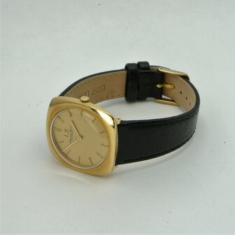 IWC 18k yellow gold case cal. 422 ref 1421