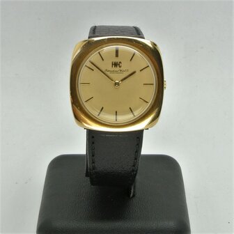 IWC 18k yellow gold case cal. 422 ref 1421