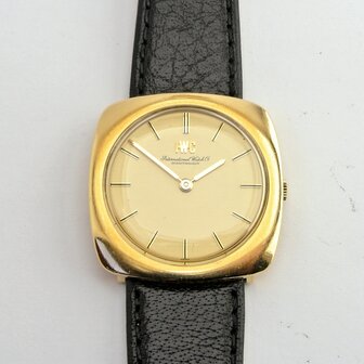 IWC 18k yellow gold case cal. 422 ref 1421