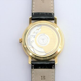 Universal Gen&egrave;ve Automatic 18k yellow gold case