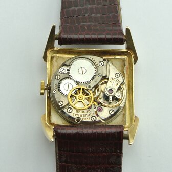 Universal Gen&egrave;ve Vintage 18k gold case ref 10625