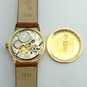 Universal Gen&egrave;ve Vintage 18k gold case ref. 10410