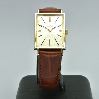 Omega Tank 14k gold case ref 111.054