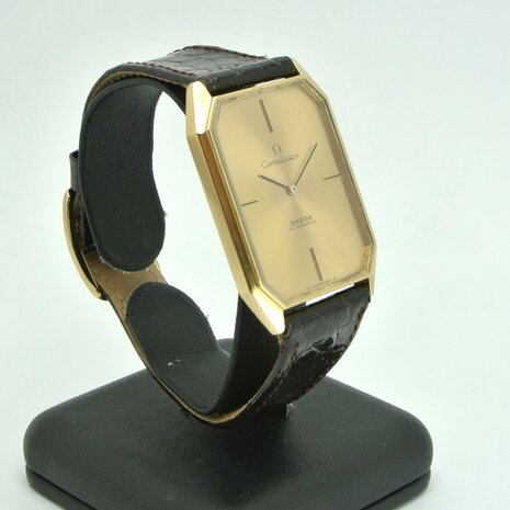 Omega Constellation 18k gold case ref 153.0035