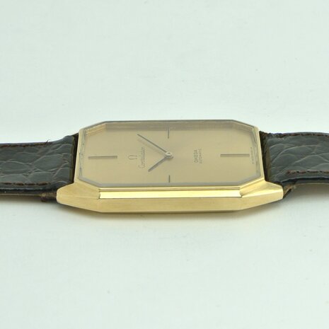 Omega Constellation 18k gold case ref 153.0035