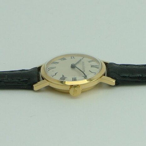 Jaeger-LeCoultre 18k gold case ref 1689