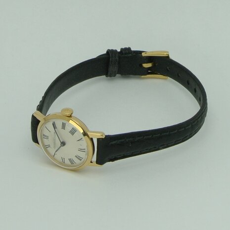 Jaeger-LeCoultre 18k gold case ref 1689