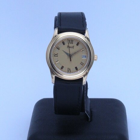 Piaget Polo 18k yellow gold ref. 22001 M 501 D