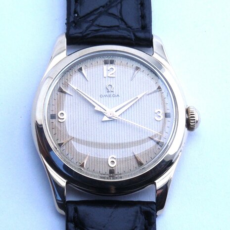 Omega Classic Vintage 14k gold case ref 4683