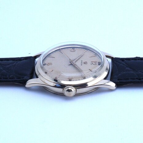 Omega Classic Vintage 14k gold case ref 4683