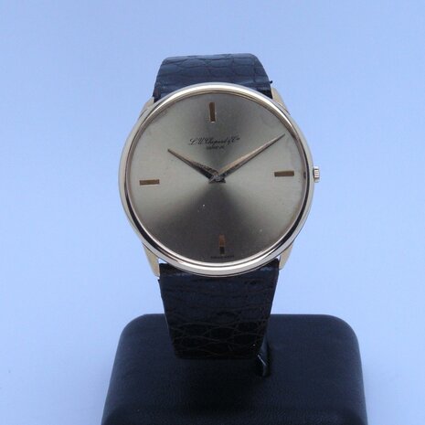 Chopard Genève 18k gold case ref 1024