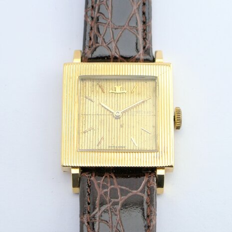 Jaeger-LeCoultre 1910 Square 18k gold case ref 1910