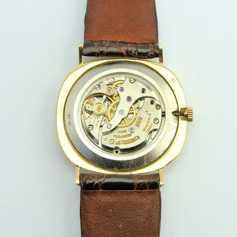 Jaeger-LeCoultre 9100 18k gold case ref 9100