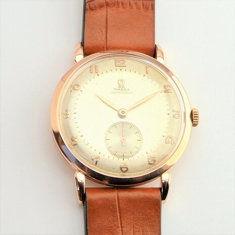 Omega Bumper Automatic Bumper 18k red gold case ref 2398