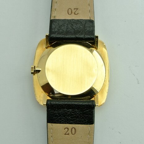 IWC 18k yellow gold case cal. 422 ref 1421