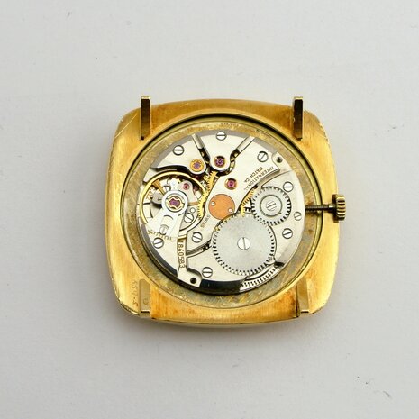 IWC 18k yellow gold case cal. 422 ref 1421