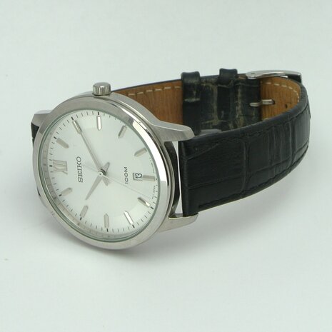 Seiko Neo Classic SUR035