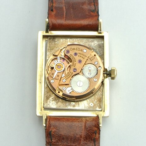 Omega Tank 14k gold case ref 111.054