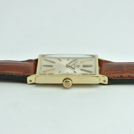 Omega Tank 14k gold case ref 111.054