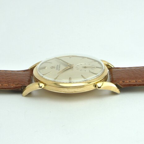 Omega Automatic 18k gold case ref 11650 344