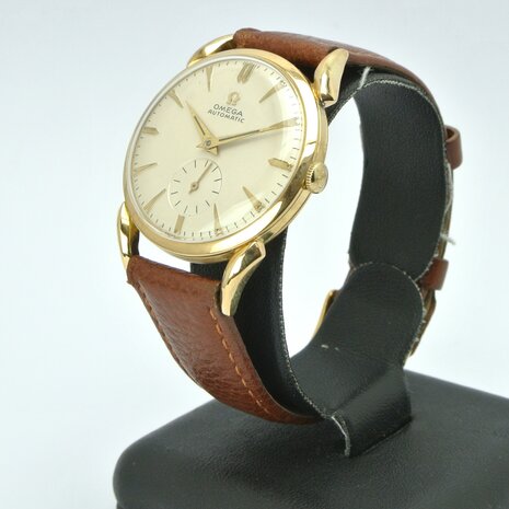 Omega Automatic 18k gold case ref 11650 344